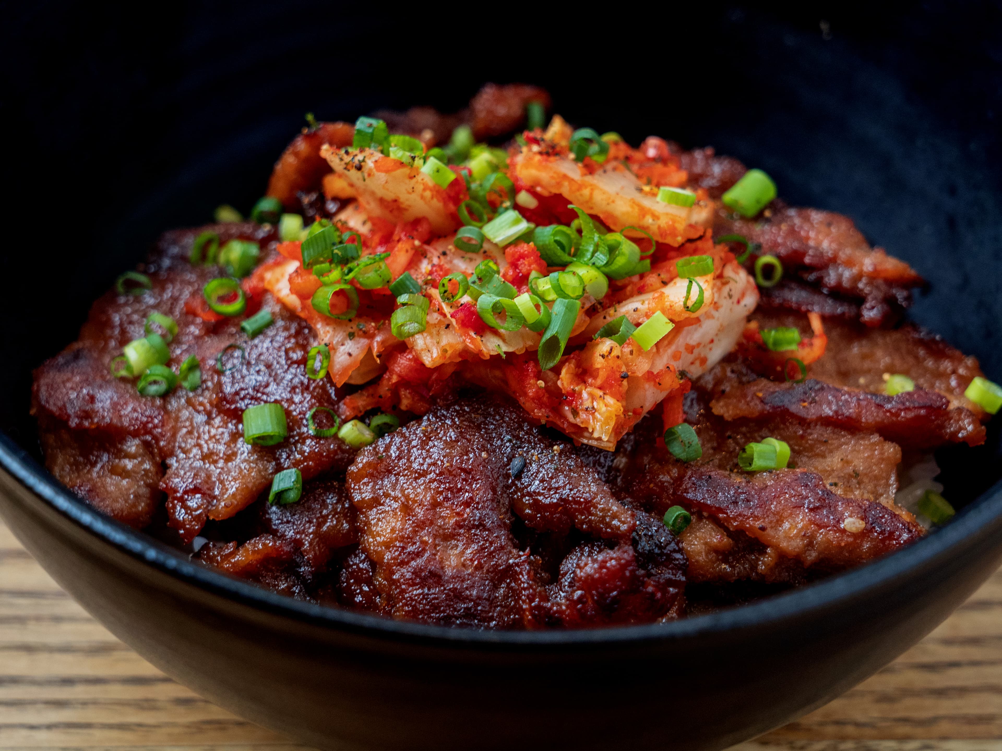 キムチとろろカルビ丼